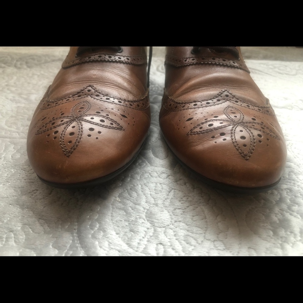Brown Louis Vuitton sneakers - Picture 2 of 8
